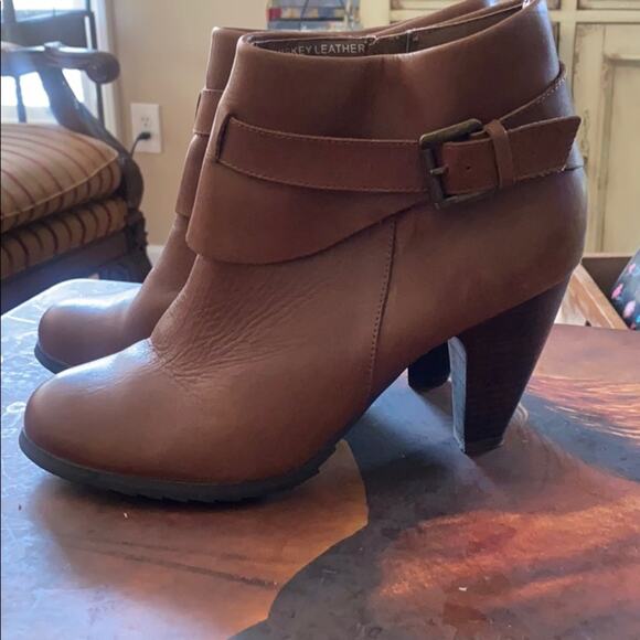 Coach and Four women’s size 8 brown leather ankle boots - Picture 1 of 8